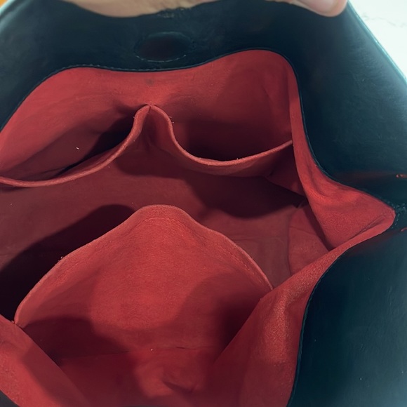 Louis Vuitton Monogram Tuileries Hobo - Like New, Non-Smoker - Picture 2 of 7